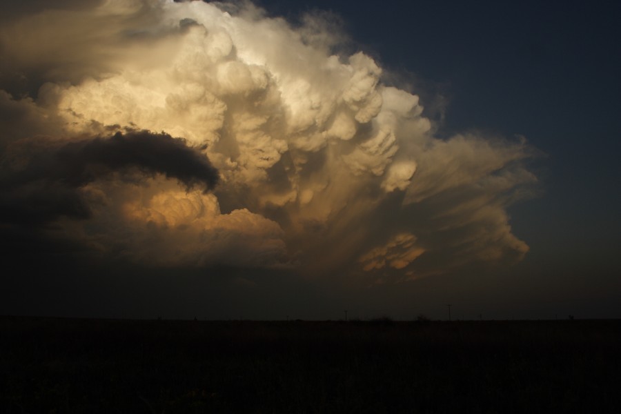 cumulonimbus supercell_thunderstorm : S of Patricia, Texas, USA   5 May 2006