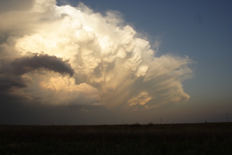 cumulonimbus supercell_thunderstorm : S of Patricia, Texas, USA   5 May 2006