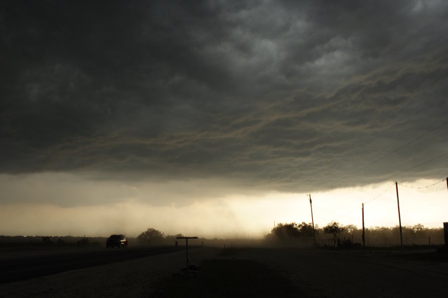 cumulonimbus thunderstorm_base : Del Rio, Texas, USA   14 May 2006