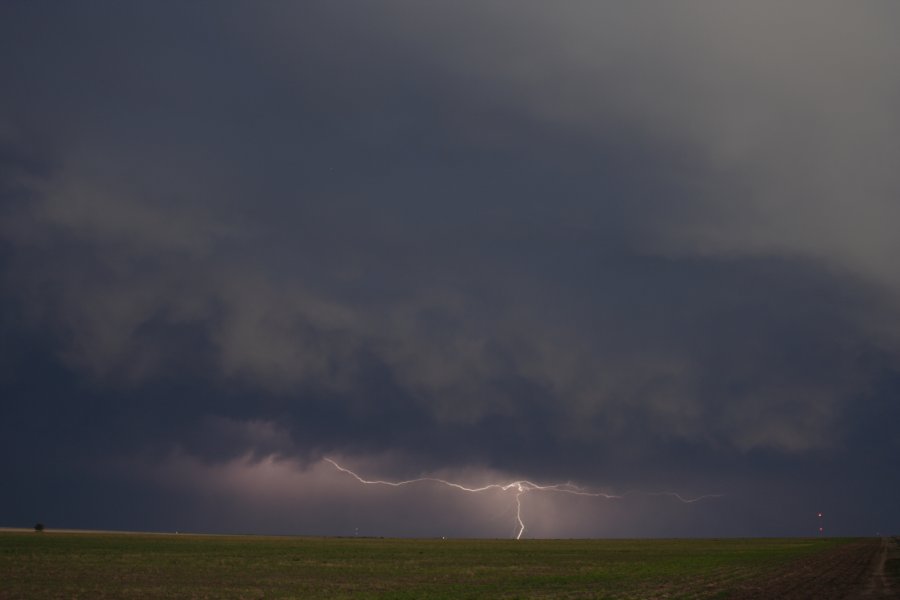 mammatus mammatus_cloud : N of Stinnett, Texas, USA   21 May 2006