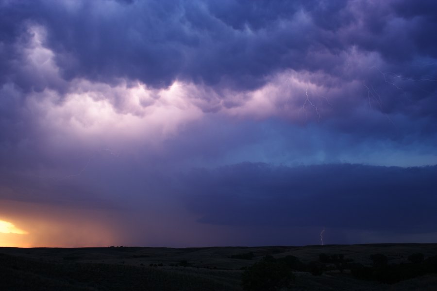 mammatus mammatus_cloud : N of Woodward, Oklahoma, USA   25 May 2006