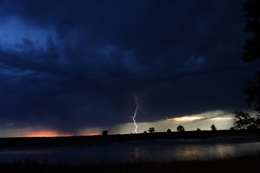 lightning lightning_bolts : near Hoxie, Kansas, USA   26 May 2006