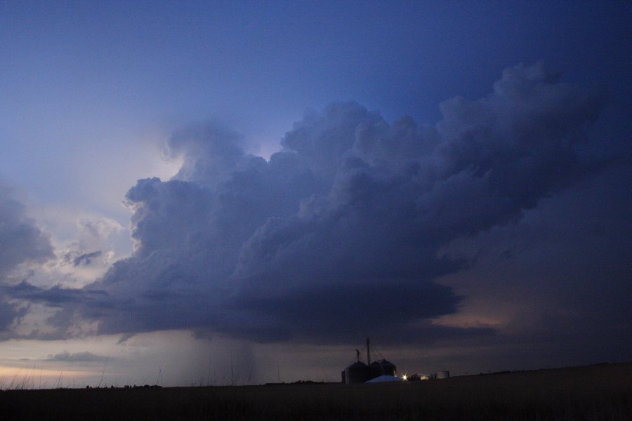 raincascade precipitation_cascade : SE of Kinsley, Kansas, USA   29 May 2006