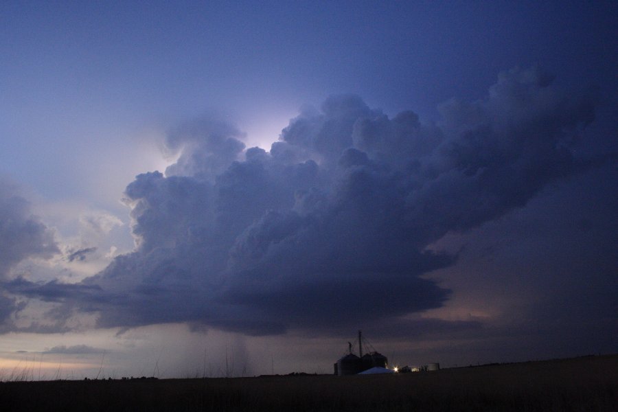 raincascade precipitation_cascade : SE of Kinsley, Kansas, USA   29 May 2006