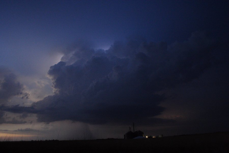 raincascade precipitation_cascade : SE of Kinsley, Kansas, USA   29 May 2006