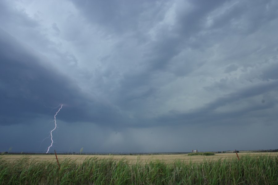 lightning lightning_bolts : near Mangum, Oklahoma, USA   30 May 2006