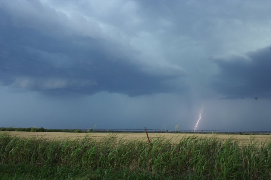 cumulonimbus thunderstorm_base : near Mangum, Oklahoma, USA   30 May 2006