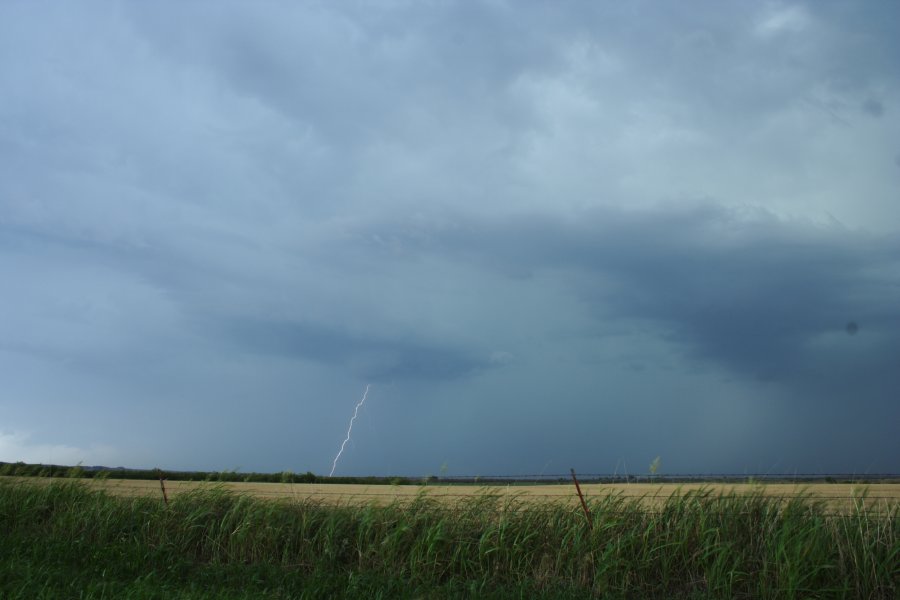 lightning lightning_bolts : near Mangum, Oklahoma, USA   30 May 2006