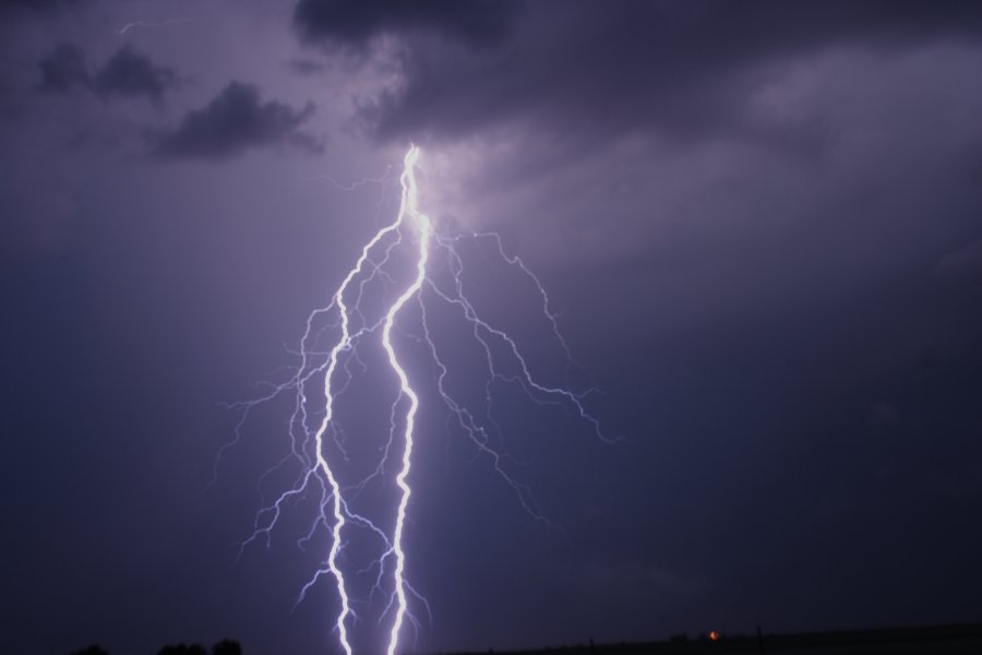 lightning lightning_bolts : near Mangum, Oklahoma, USA   30 May 2006