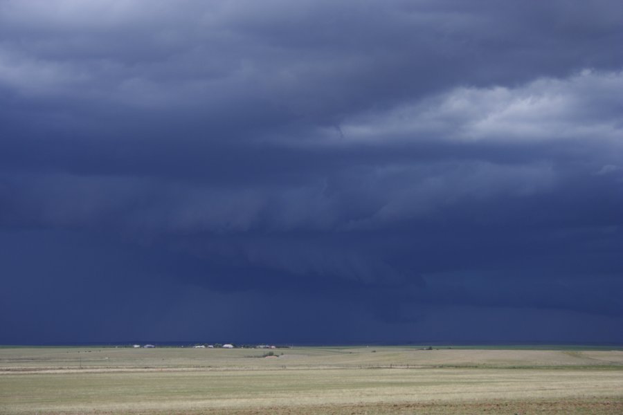 wallcloud thunderstorm_wall_cloud : E of Limon, Colorado, USA   31 May 2006