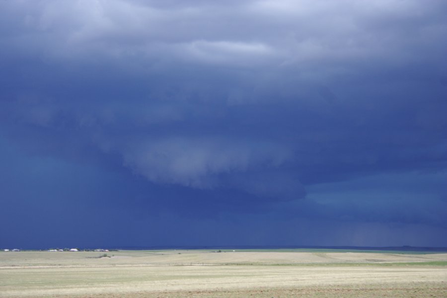 wallcloud thunderstorm_wall_cloud : E of Limon, Colorado, USA   31 May 2006