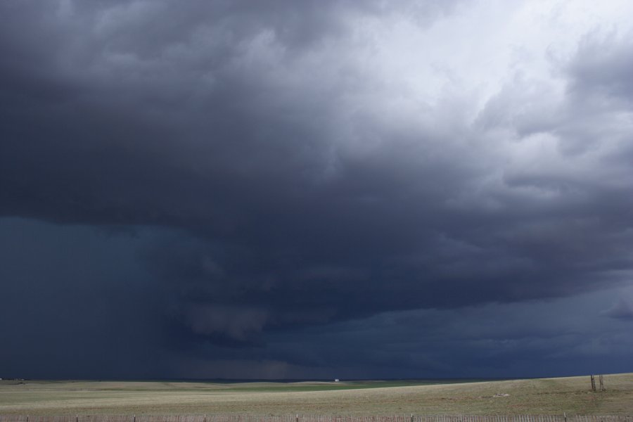 wallcloud thunderstorm_wall_cloud : E of Limon, Colorado, USA   31 May 2006