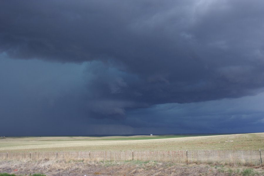 cumulonimbus supercell_thunderstorm : E of Limon, Colorado, USA   31 May 2006