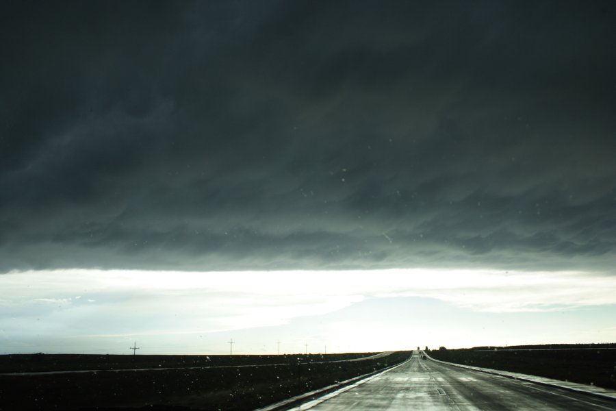 mammatus mammatus_cloud : E of Limon, Colorado, USA   31 May 2006