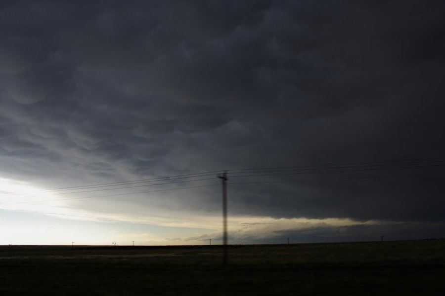 mammatus mammatus_cloud : E of Limon, Colorado, USA   31 May 2006