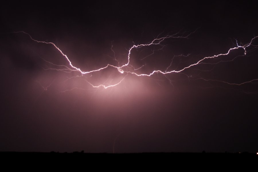 lightning lightning_bolts : Shattuck, Oklahoma, USA   3 June 2006