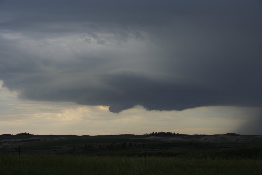 wallcloud thunderstorm_wall_cloud : E of Billings, Montana, USA   8 June 2006