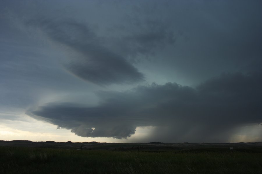 cumulonimbus supercell_thunderstorm : E of Billings, Montana, USA   8 June 2006