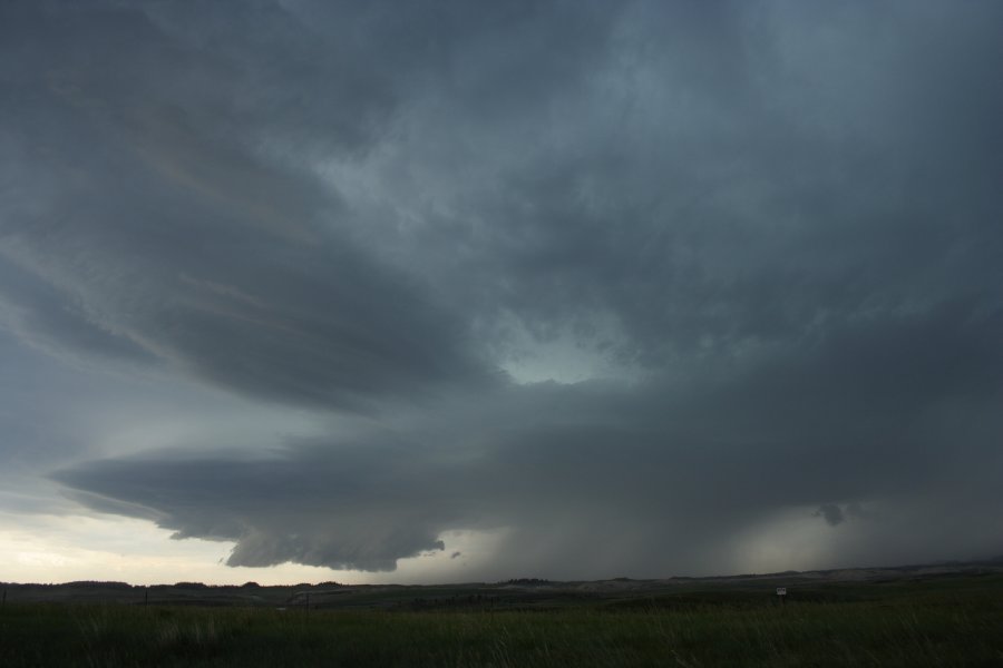 wallcloud thunderstorm_wall_cloud : E of Billings, Montana, USA   8 June 2006