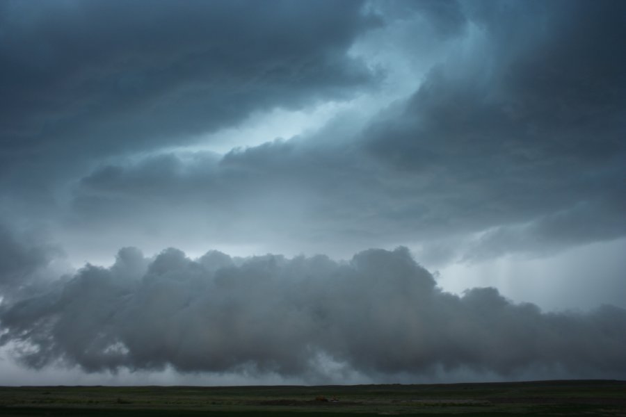 cumulonimbus supercell_thunderstorm : NW of Newcastle, Wyoming, USA   9 June 2006