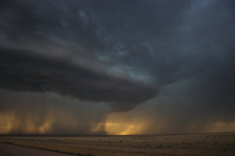 cumulonimbus thunderstorm_base : S of Fort Morgan, Colorado, USA   11 June 2006