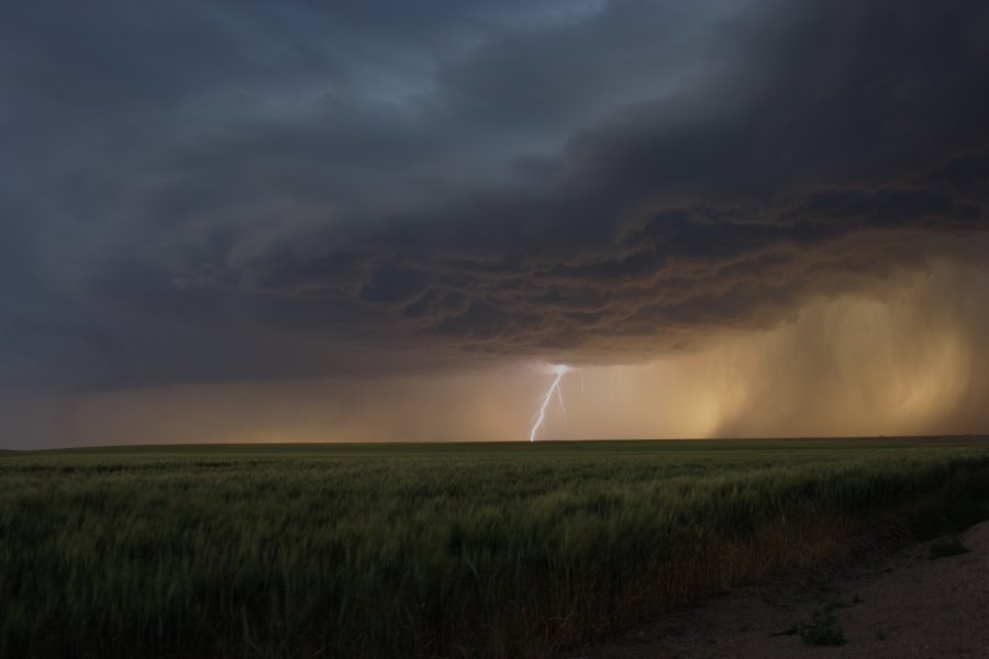 cumulonimbus thunderstorm_base : S of Fort Morgan, Colorado, USA   11 June 2006