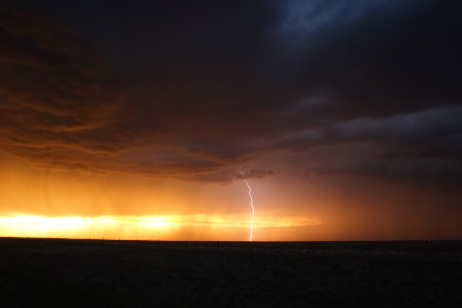 cumulonimbus thunderstorm_base : S of Fort Morgan, Colorado, USA   11 June 2006