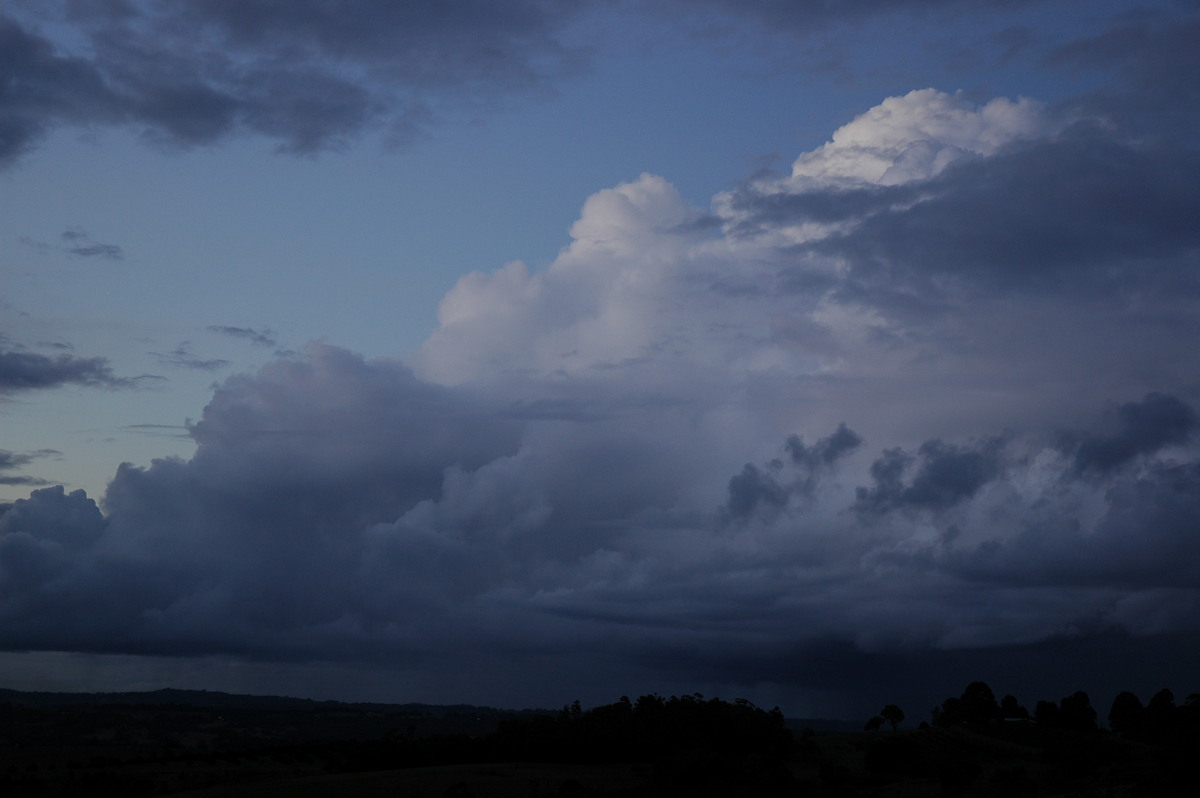 thunderstorm cumulonimbus_calvus : McLeans Ridges, NSW   24 July 2006