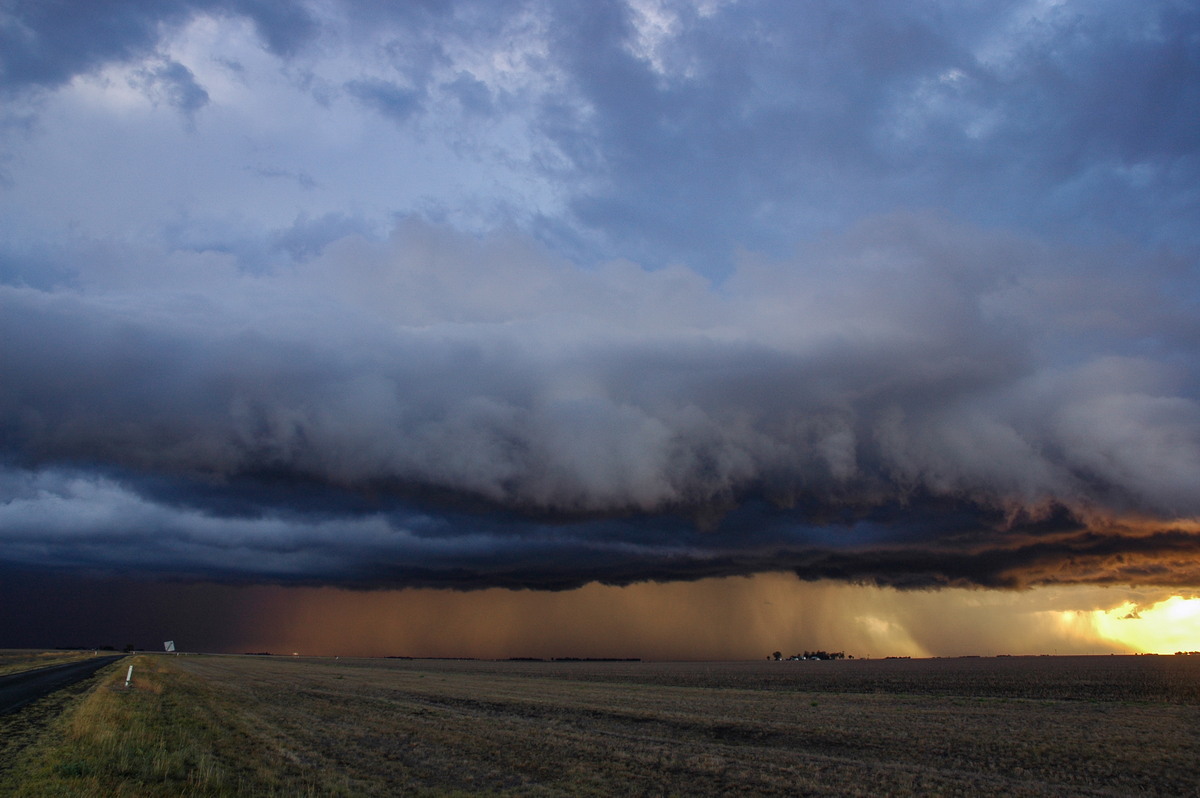 shelfcloud shelf_cloud : SE of Dalby, QLD   4 November 2006