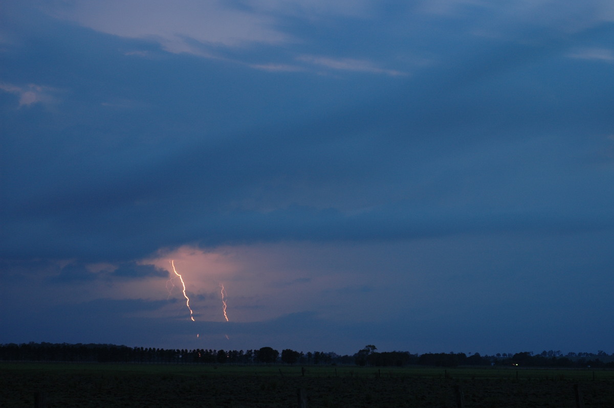 lightning lightning_bolts : N of Casino, NSW   26 November 2006