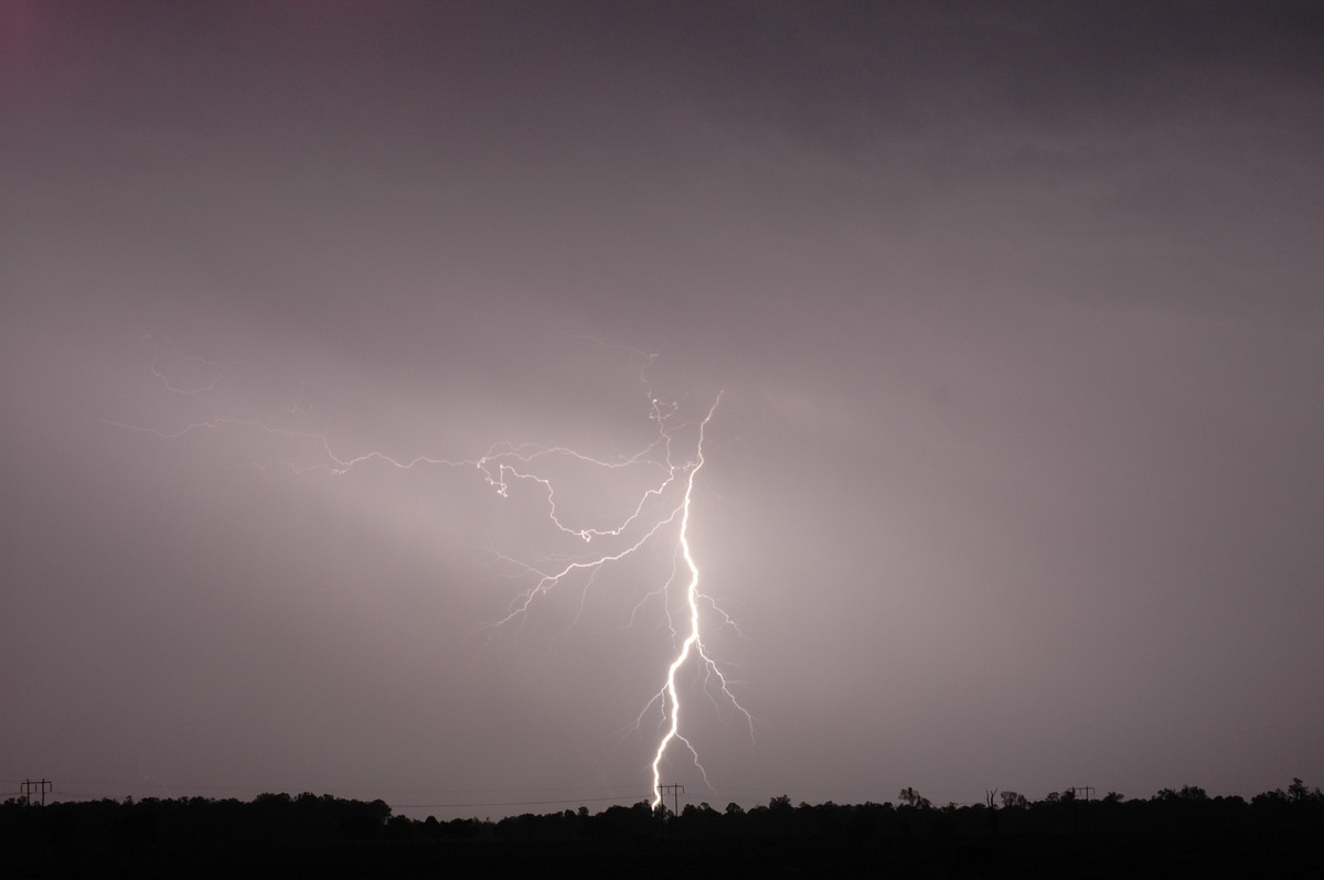 lightning lightning_bolts : SE of Casino, NSW   26 November 2006