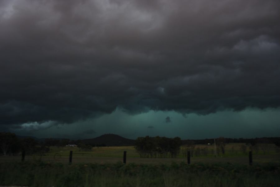 cumulonimbus supercell_thunderstorm : 20km S of Tenterfield, NSW   27 November 2006