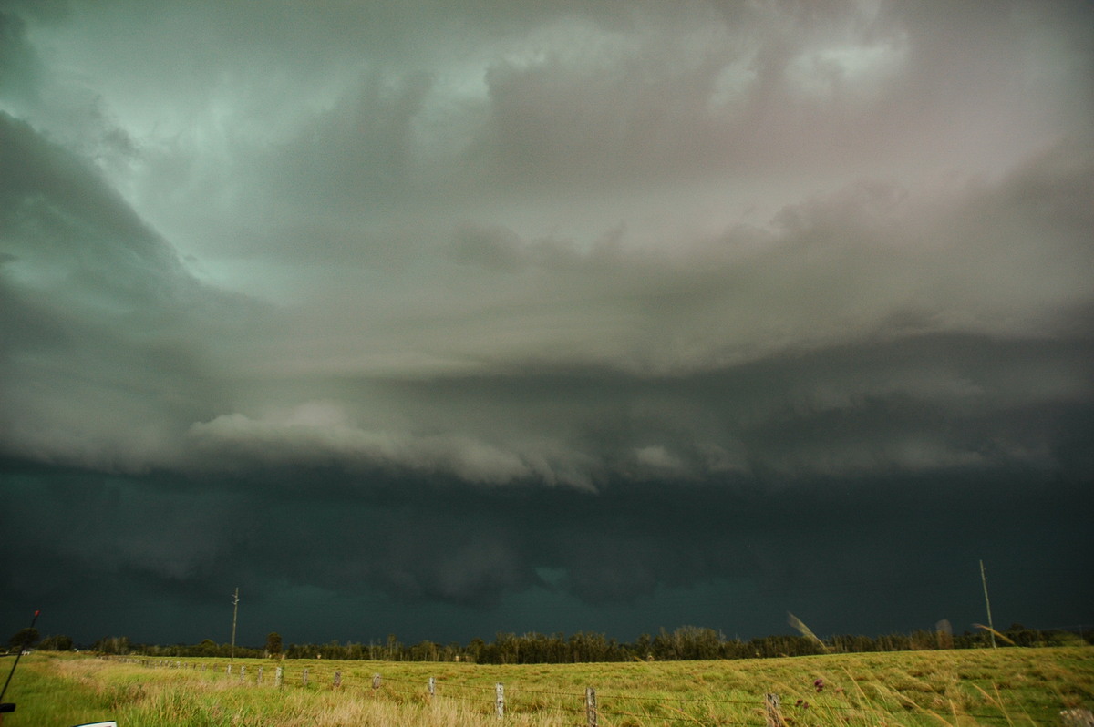 shelfcloud shelf_cloud : SE of Casino, NSW   15 December 2006