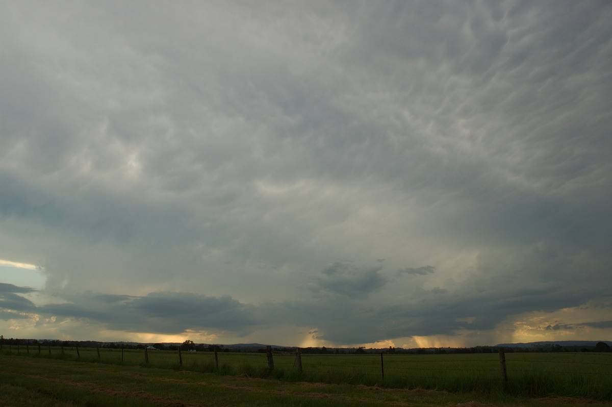 anvil thunderstorm_anvils : N of Casino, NSW   30 January 2007