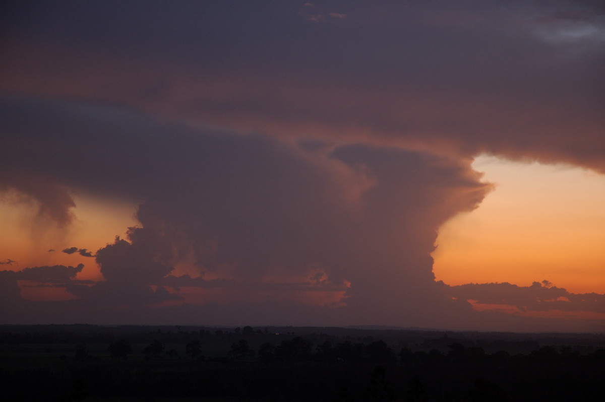 thunderstorm cumulonimbus_incus : N of Casino, NSW   30 January 2007