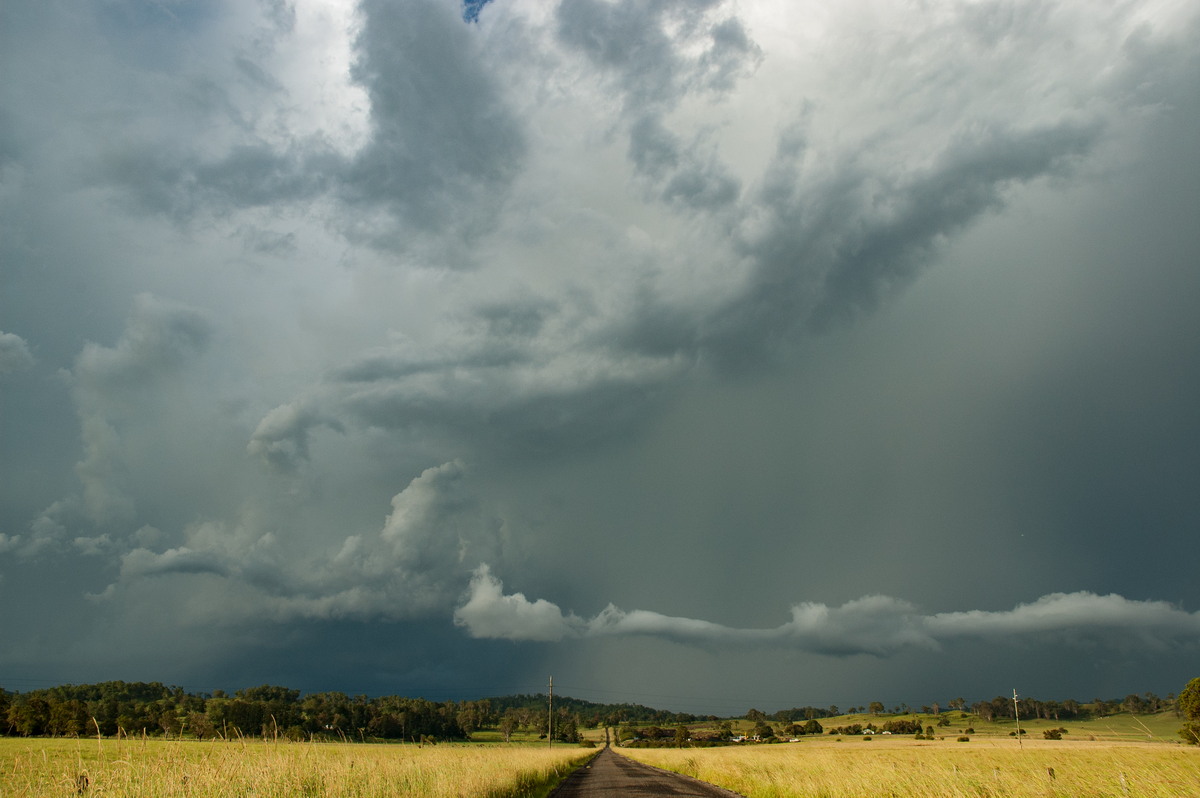 thunderstorm cumulonimbus_incus : E of Casino, NSW   31 January 2007