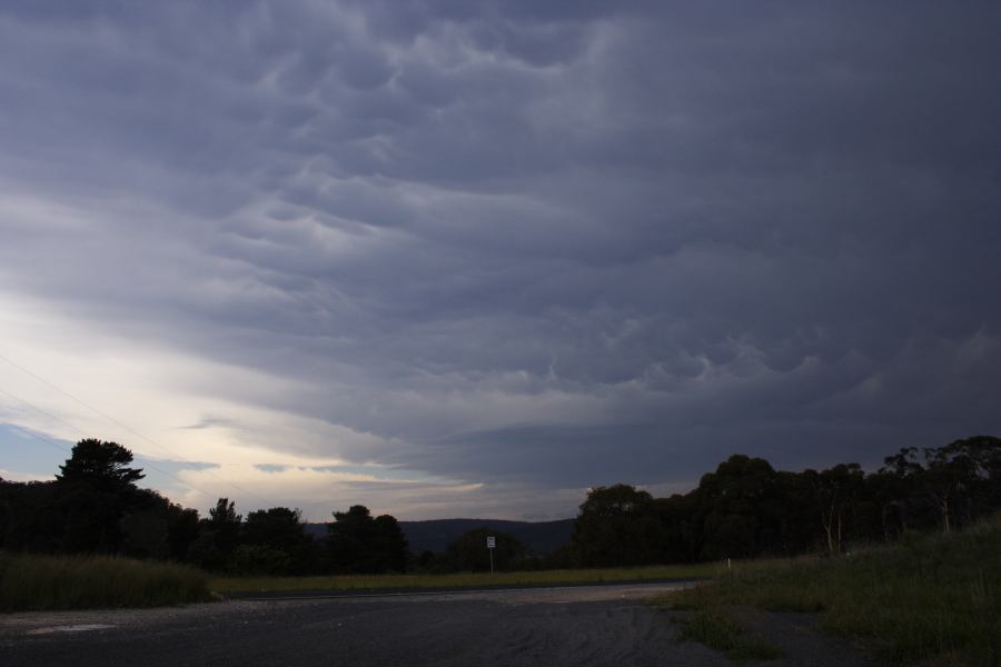 anvil thunderstorm_anvils : near Lithgow, NSW   7 February 2007