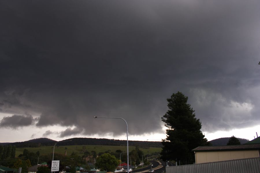 cumulonimbus thunderstorm_base : Lithgow, NSW   7 February 2007