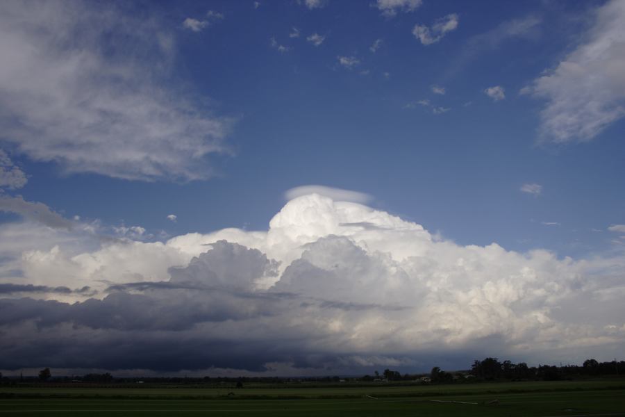 pileus pileus_cap_cloud : Windsor, NSW   28 February 2007