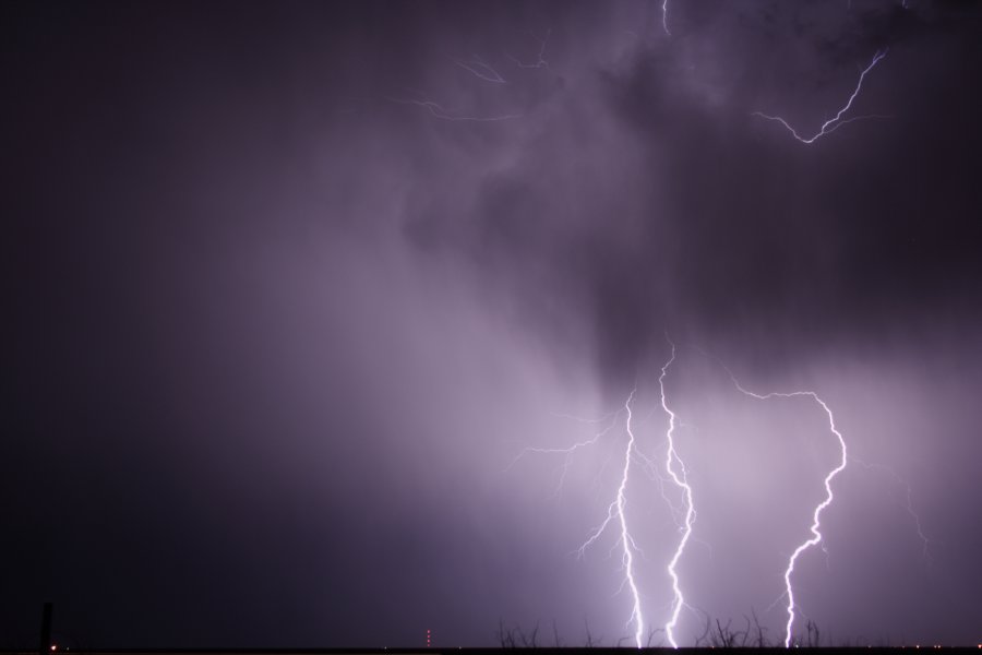 lightning lightning_bolts : Amarillo, Texas, USA   20 April 2007