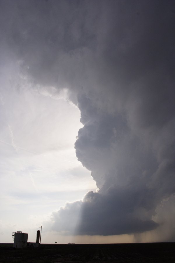 updraft thunderstorm_updrafts : S of White Deer, Texas, USA   23 April 2007