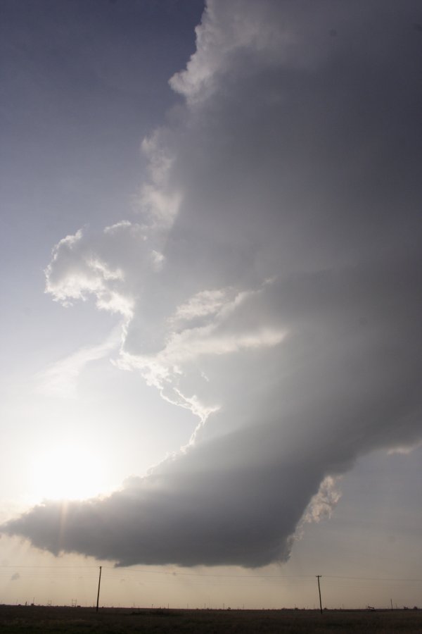 updraft thunderstorm_updrafts : Pampa, Texas, USA   23 April 2007