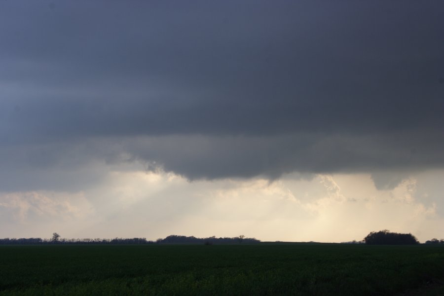 cumulonimbus supercell_thunderstorm : Nickerson, Kansas, USA   24 April 2007