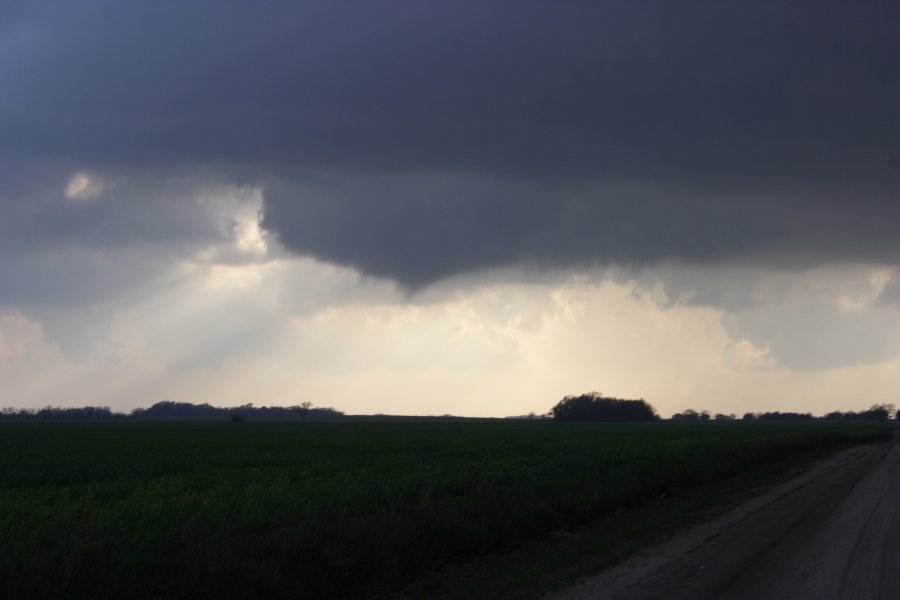 cumulonimbus supercell_thunderstorm : Nickerson, Kansas, USA   24 April 2007