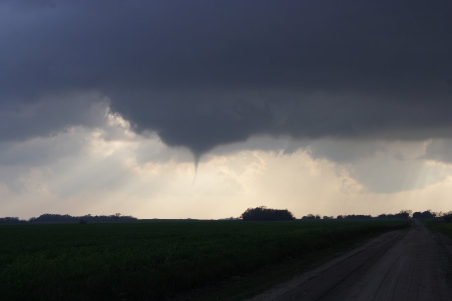 wallcloud thunderstorm_wall_cloud : Nickerson, Kansas, USA   24 April 2007