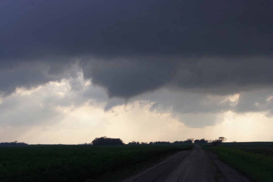 wallcloud thunderstorm_wall_cloud : Nickerson, Kansas, USA   24 April 2007