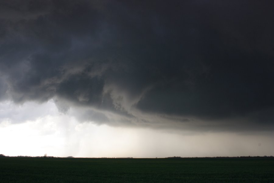 cumulonimbus supercell_thunderstorm : Nickerson, Kansas, USA   24 April 2007