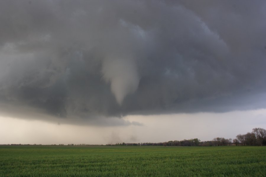 wallcloud thunderstorm_wall_cloud : Nickerson, Kansas, USA   24 April 2007