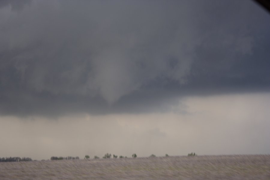 wallcloud thunderstorm_wall_cloud : Nickerson, Kansas, USA   24 April 2007