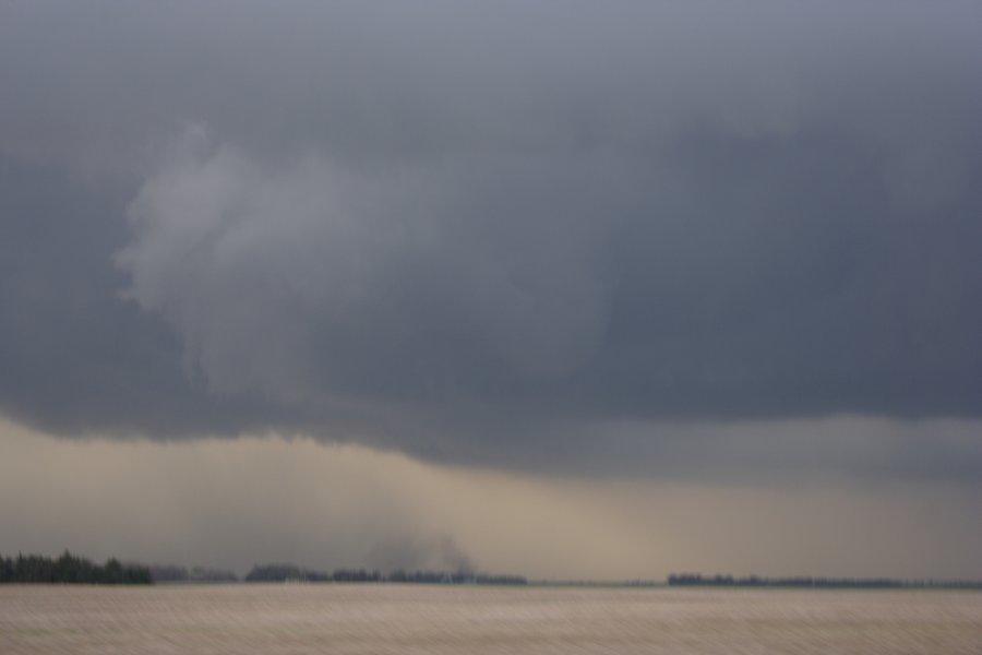 cumulonimbus thunderstorm_base : Nickerson, Kansas, USA   24 April 2007